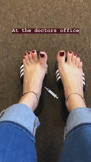 Jenelle Jcakess feet photo thumbnail
