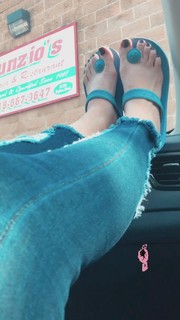 Jenelle Jcakess feet photo thumbnail
