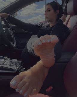 Jenelle Jcakess feet photo thumbnail