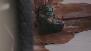 Jenifer Bartoli feet photo thumbnail
