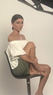 Jenifer Bartoli feet photo thumbnail