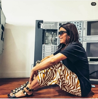 Jenifer Bartoli feet photo thumbnail