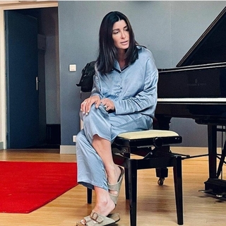 Jenifer Bartoli feet photo thumbnail
