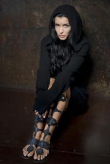 Jenifer Bartoli feet photo thumbnail