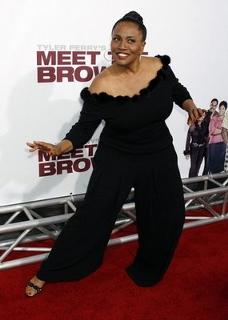 Jenifer Lewis feet photo 3