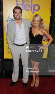 Jenn Brown feet photo thumbnail