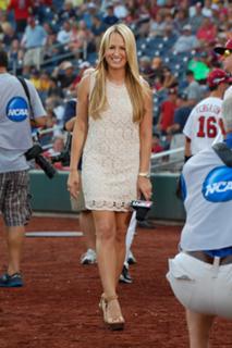Jenn Brown feet photo thumbnail