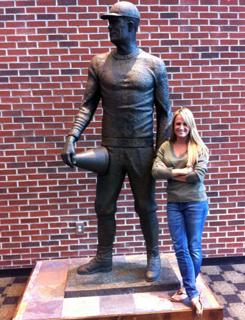 Jenn Brown feet photo thumbnail