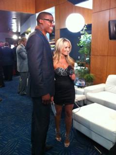 Jenn Brown feet photo thumbnail