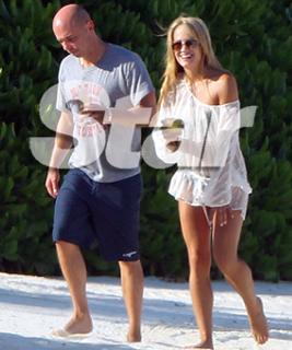 Jenn Brown feet photo thumbnail