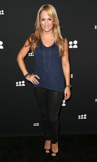 Jenn Brown feet photo thumbnail