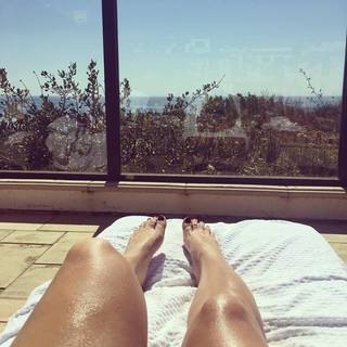 Jenn Brown feet photo thumbnail