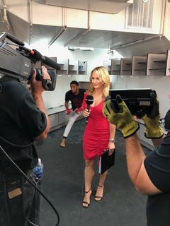 Jenn Brown feet photo thumbnail