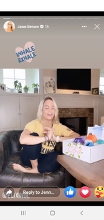 Jenn Brown feet photo thumbnail