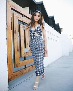 Jenn Im feet photo 1