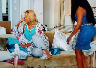 Jenn Lyon feet photo 11