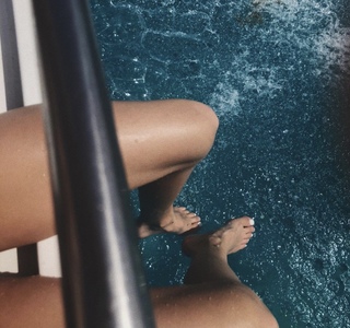 Jenn McAllister feet photo thumbnail
