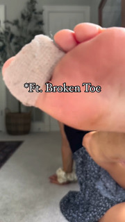 Jenn Todryk feet photo 4