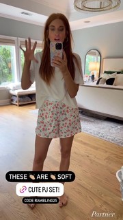 Jenn Todryk feet photo 6