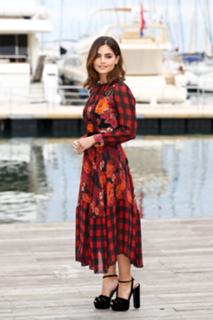 Jenna Coleman feet photo thumbnail