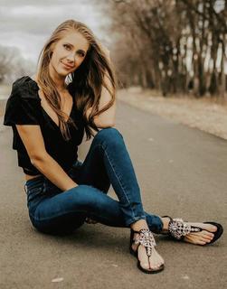 Jenna Compono feet photo 5