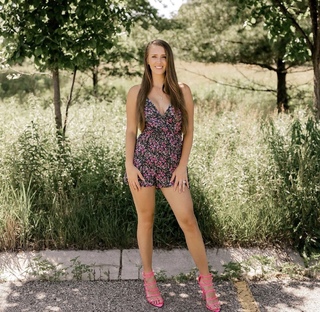 Jenna Compono feet photo 1