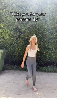 Jenna Davis feet photo thumbnail