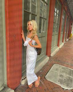 Jenna Davis feet photo thumbnail