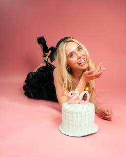 Jenna Davis feet photo thumbnail