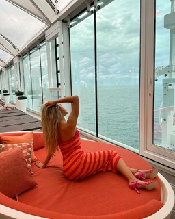 Jenna Davis feet photo thumbnail