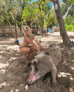 Jenna Davis feet photo thumbnail