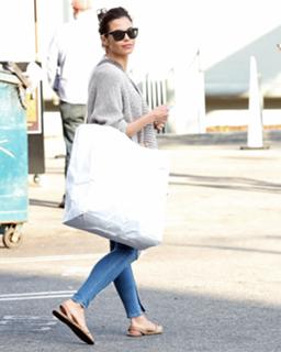 Jenna Dewan feet photo thumbnail