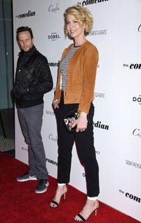 Jenna Elfman feet photo thumbnail