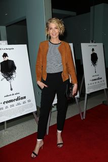 Jenna Elfman feet photo thumbnail