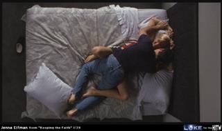 Jenna Elfman feet photo thumbnail