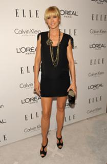 Jenna Elfman feet photo thumbnail