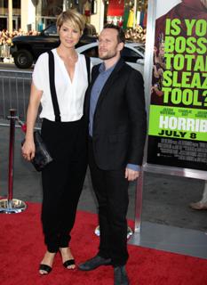 Jenna Elfman feet photo thumbnail