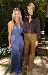 Jenna Elfman feet photo thumbnail