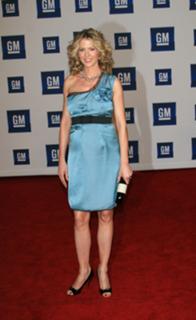 Jenna Elfman feet photo thumbnail