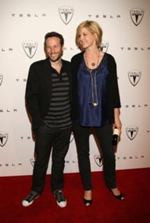 Jenna Elfman feet photo thumbnail