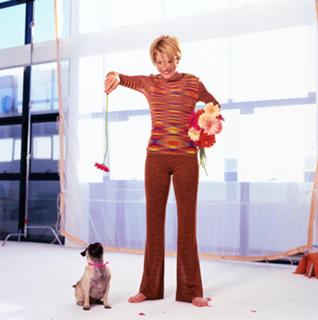 Jenna Elfman feet photo thumbnail