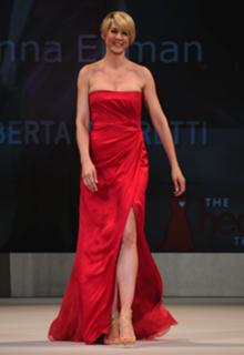 Jenna Elfman feet photo thumbnail