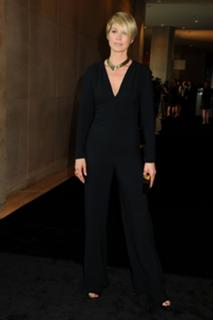 Jenna Elfman feet photo thumbnail