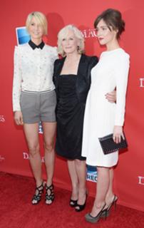 Jenna Elfman feet photo thumbnail