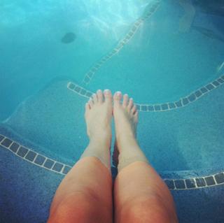 Jenna Ezarik feet photo thumbnail