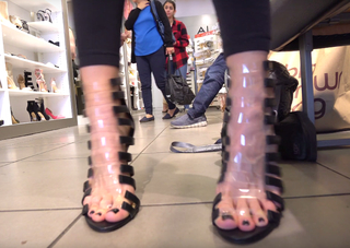 Jenna Ezarik feet photo thumbnail
