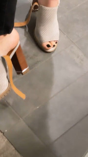 Jenna Ezarik feet photo thumbnail