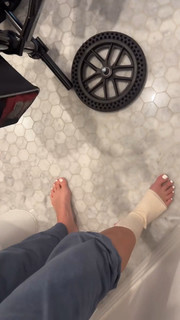 Jenna Ezarik feet photo thumbnail