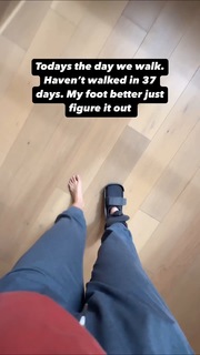 Jenna Ezarik feet photo thumbnail