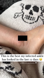 Jenna Ezarik feet photo thumbnail